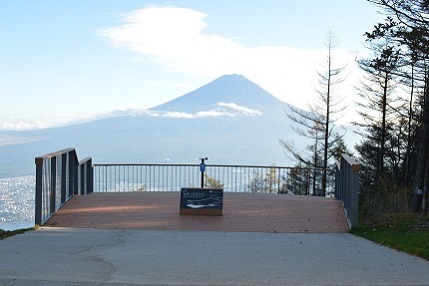富士山が真ん前に見えるセカンドテラス