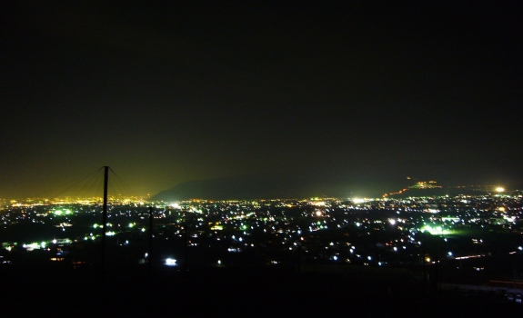 フルーツライン（甲州市勝沼町）の夜景