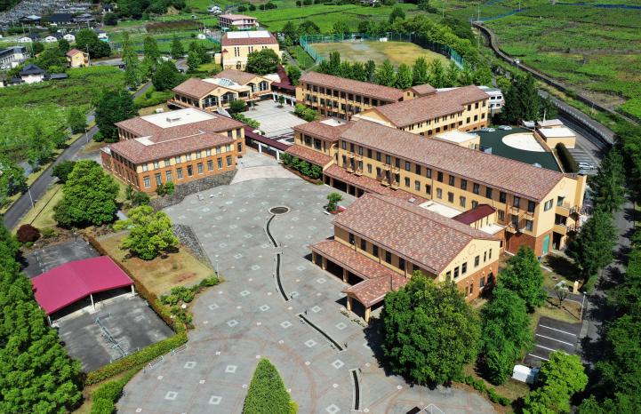 山梨英和大学1