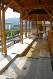 春日居足湯施設3