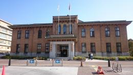 県議会議事堂_2