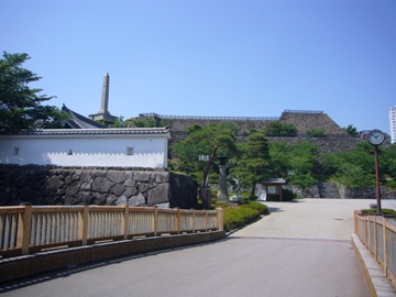 舞鶴城公園の正面入口2