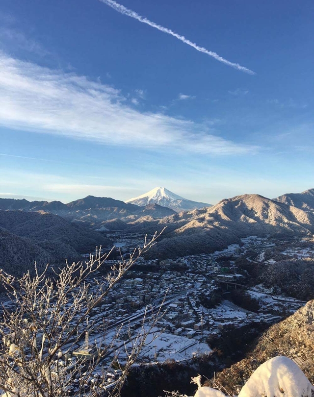 岩殿山山頂から富士山