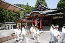 久遠寺の朝勤
