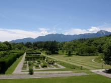 シミック八ヶ岳薬用植物園自然散策