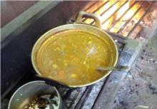 野外炊事（カレーづくり)