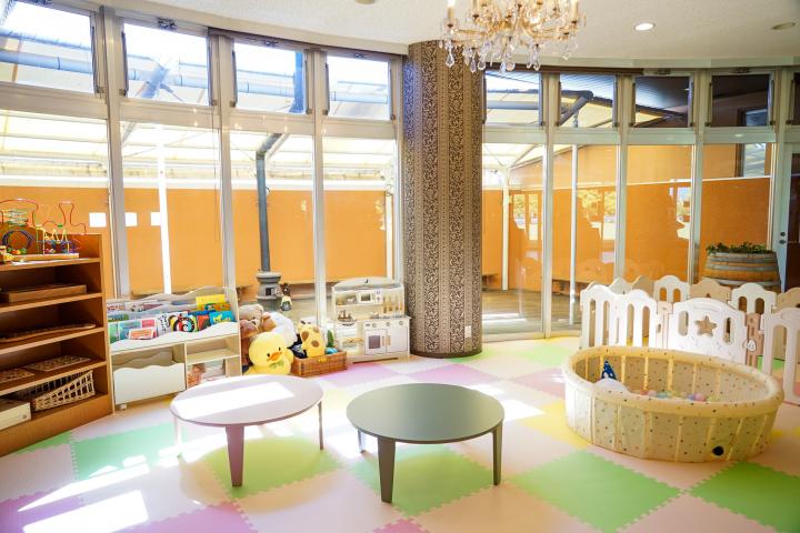 小さなお子様連れに嬉しいキッズスペースを完備！