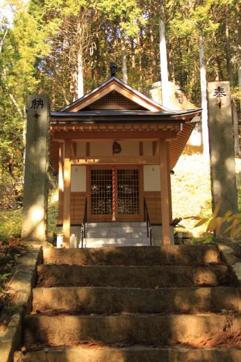 天目山栖雲寺石庭の紅葉7