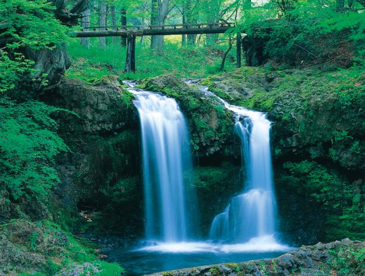 鐘山の滝 富士の国やまなし観光ネット 山梨県公式観光情報