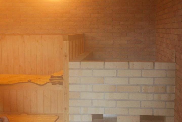 広々とした室内のサウナもあります