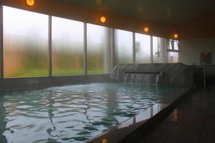 みさかの湯 ― 御坂エリアの絶景露天と食事が楽しめる日帰り温泉