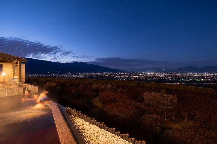 こちらから見る夜景も絶景です