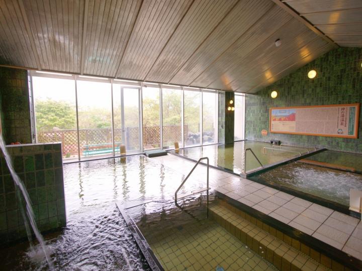 あわ風呂/うたせ湯/寝風呂/リラックス湯/上り湯/信玄湯/露天風呂等男女各7つ！24時間入り放題無料