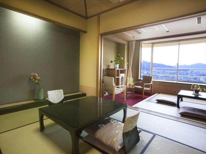 【広さもたっぷり！】12～15畳もの広さのお部屋はエリア内でもトップクラス