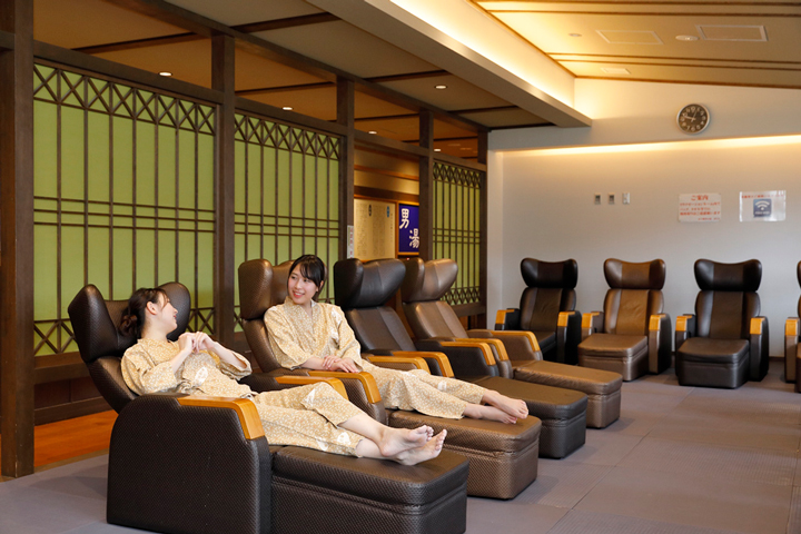 お風呂あがりにゆったり寛げるリラクゼーションルーム（無料）