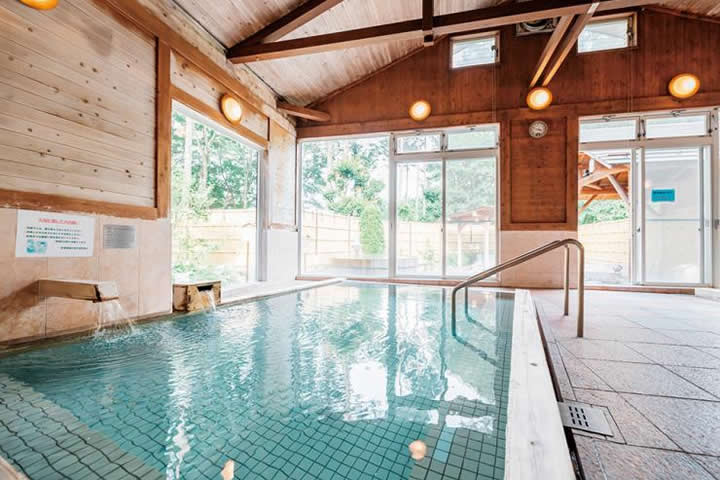 多摩源流 小菅の湯 ― 道の駅こすげで楽しむ絶景温泉と郷土料理