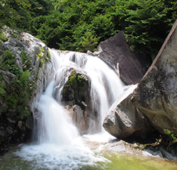 尾白川渓谷