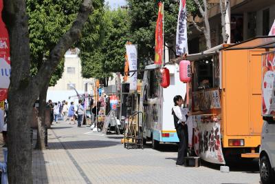 かすがも～ る キッチンカー グルメストリート
