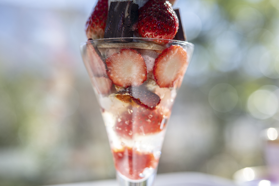 グラスの中で重なる、14層もの味わい