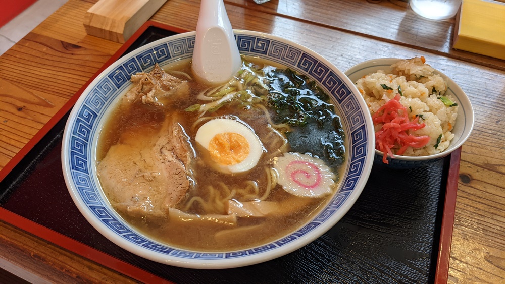 麓の直売所ラーメン