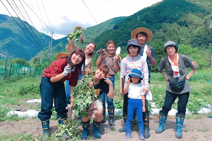 南アルプスの山々に囲まれた地で自然とふれあう農業体験