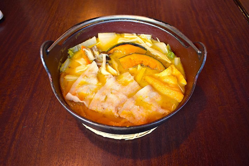 黄金ほうとう（豚肉入り）