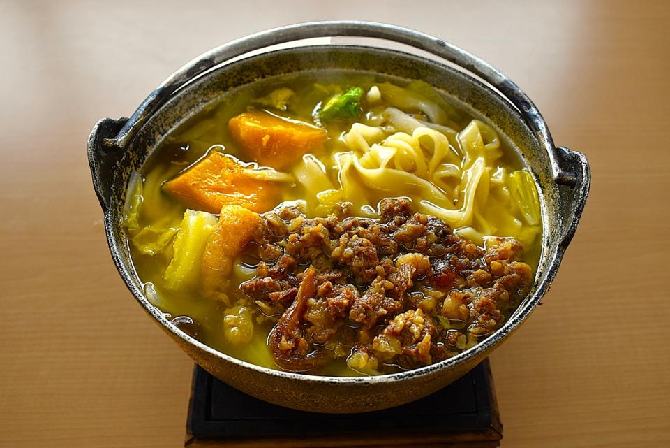 01	甲州ワインビーフ牛すじほうとう