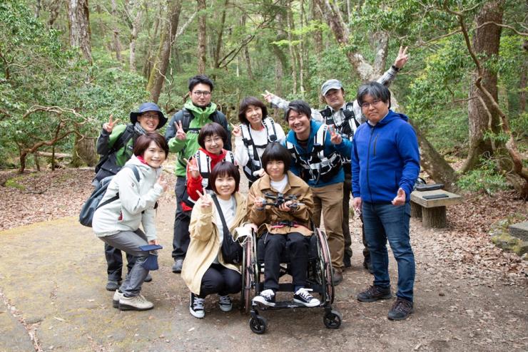 ツアー関係者と記念撮影