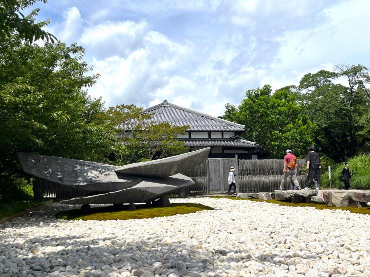 清春芸術村「石の彫刻」