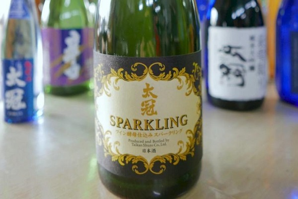 「ワイン酵母」や地元産フルーツを使った新感覚の日本酒を生み出す山梨の地酒「太冠酒造（たいかんしゅぞう）」