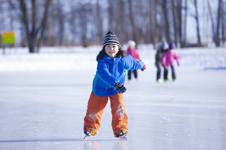 山梨は冬もアクティビティ天国 子どもの雪遊びデビューや温泉を満喫 富士の国やまなし観光ネット 山梨県公式観光情報