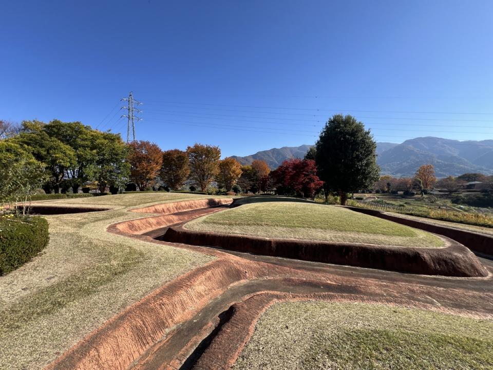 方形周溝墓の溝を復元したところ