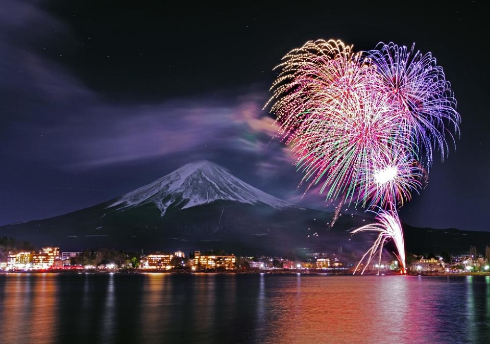 河口湖冬花火イメージ