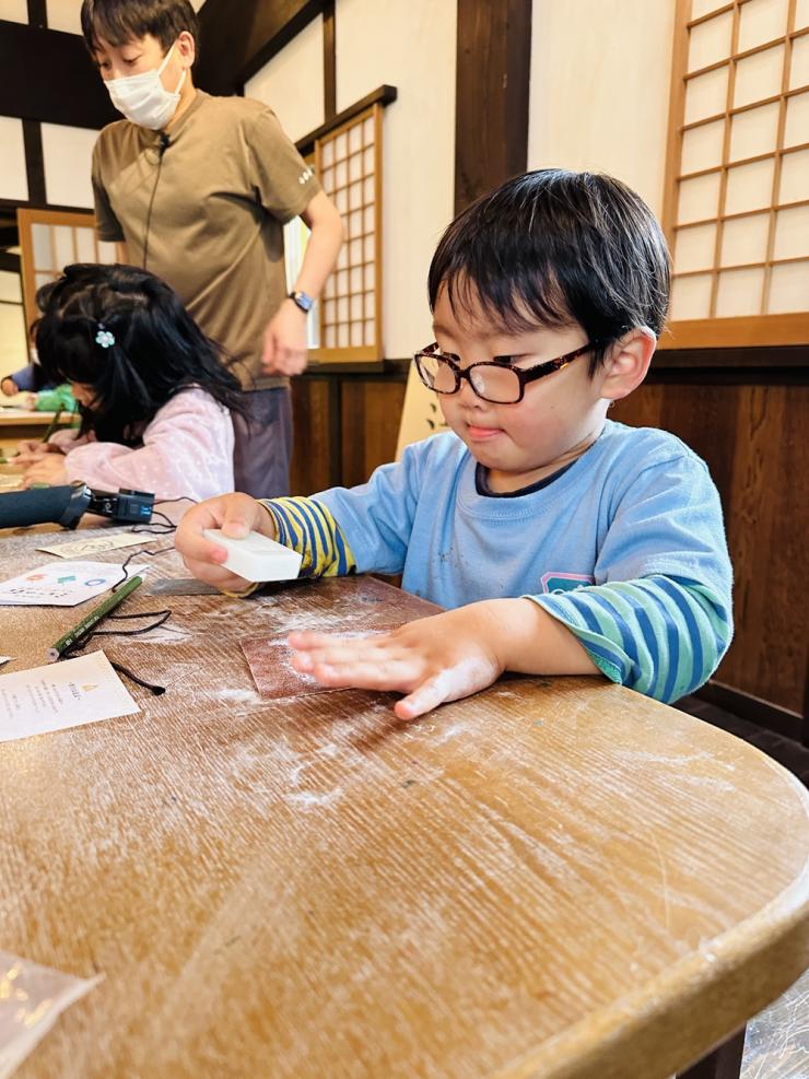 ワークショップでペンダント作り