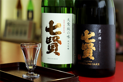 定番の純米吟醸と新定番のスパークリング日本酒