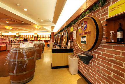 ショップでは数種類のワインのテイスティングが可能