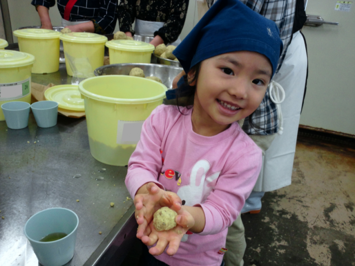 味噌づくり　子供